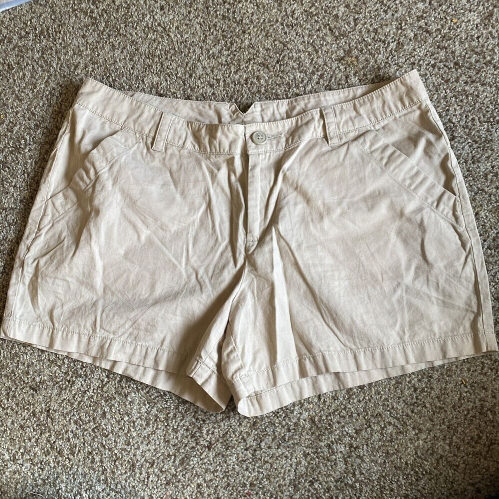 Columbia Khaki Shorts Size 12 Women’s
